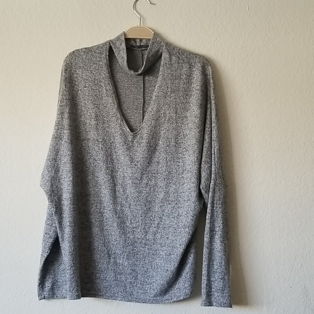 Sans Souci V-neck Gray soft shirt Size S